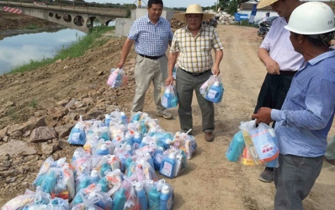 農(nóng)豐源股份有限公司J主任到項目部慰問